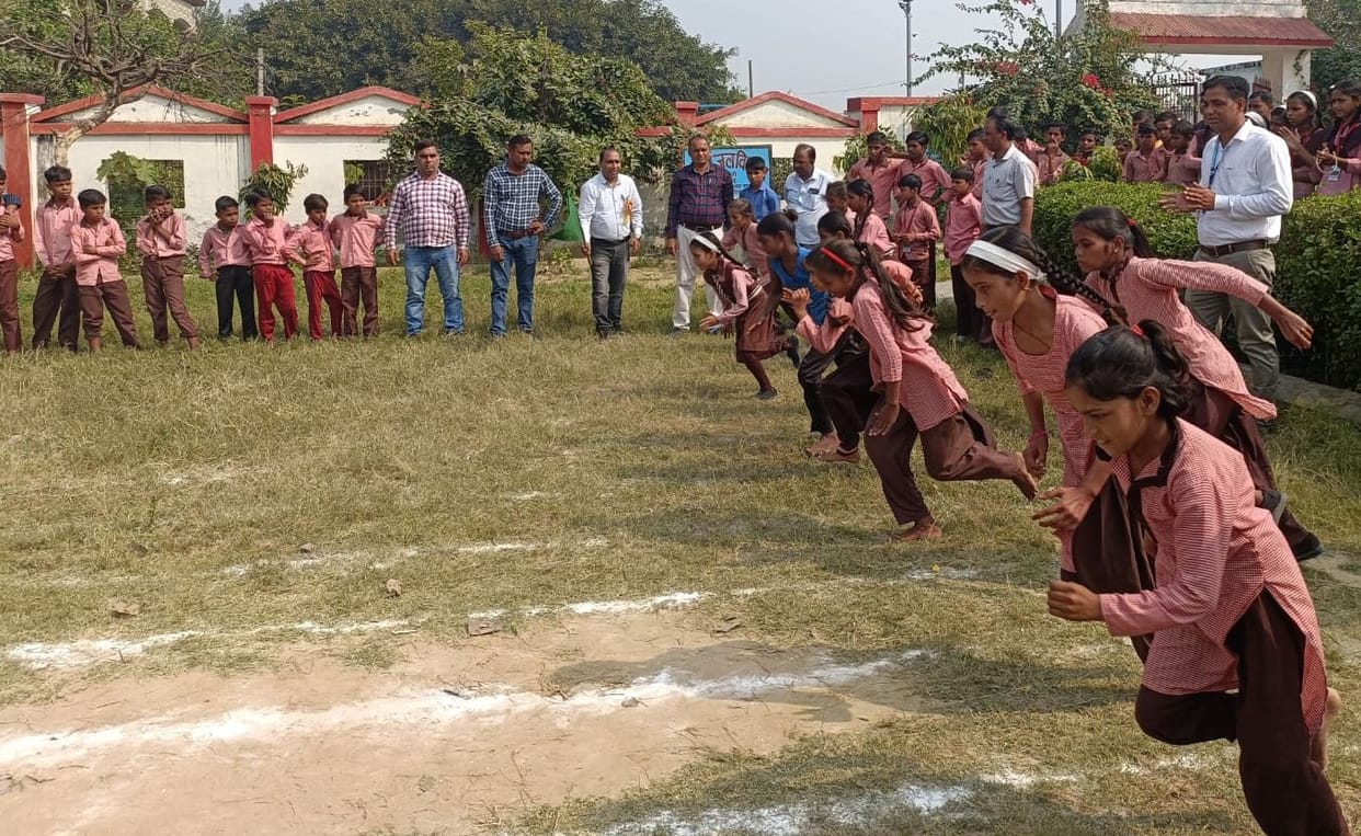 Sukh Shanti hoisted the flag in 50 and 100 meter race