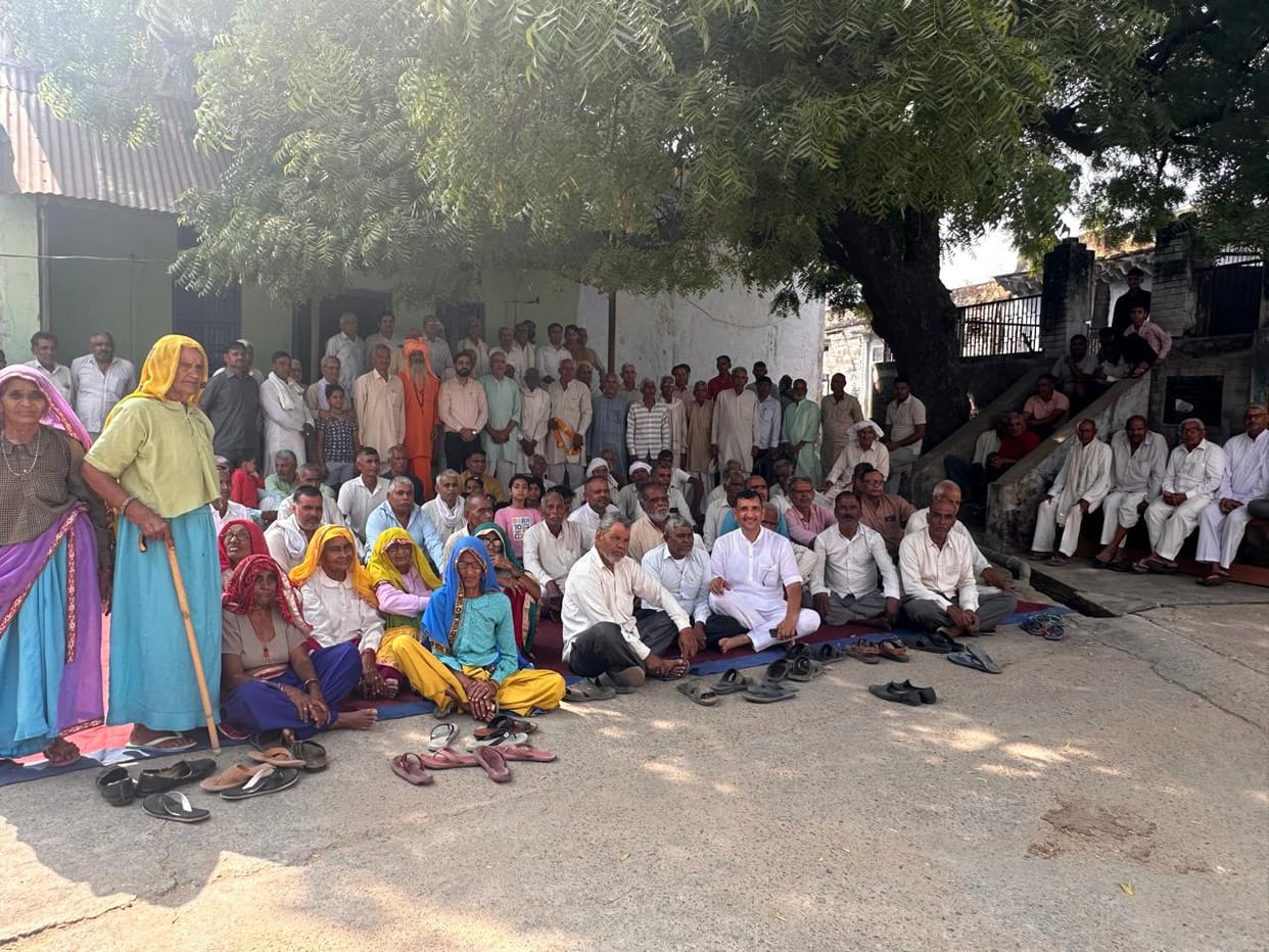 Gram Panchayat honored Deepak Kumar for becoming a judge