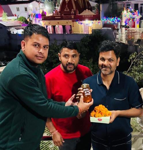 Former fast bowler RP Singh, who was part of the T20 World Cup team, reached Kainchi Dham.