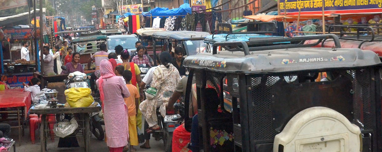 Market set up on the road, traffic jam continued from Lavela to Nai Sarai
