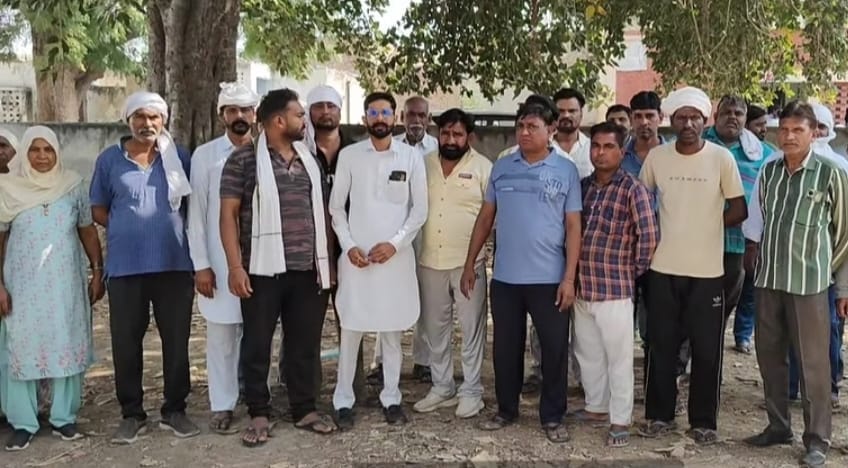 Demand for arrest of other accused of murder of young man, family members met the police station in-charge