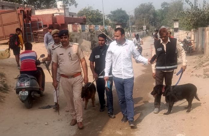 Bomb disposal squad checked the security of the station