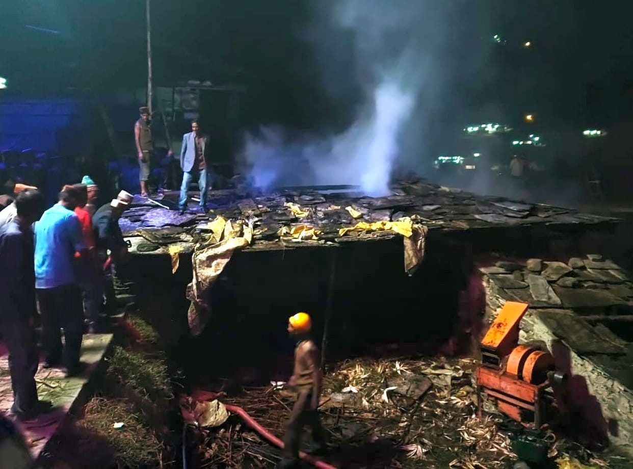 Cowshed burnt to ashes in Ganyoli of Banjar