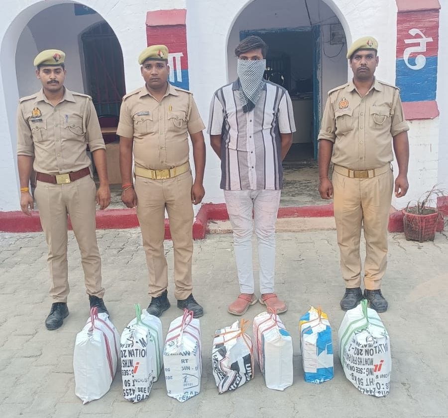 Accused with illegal firecrackers in the custody of Dhebarua police.