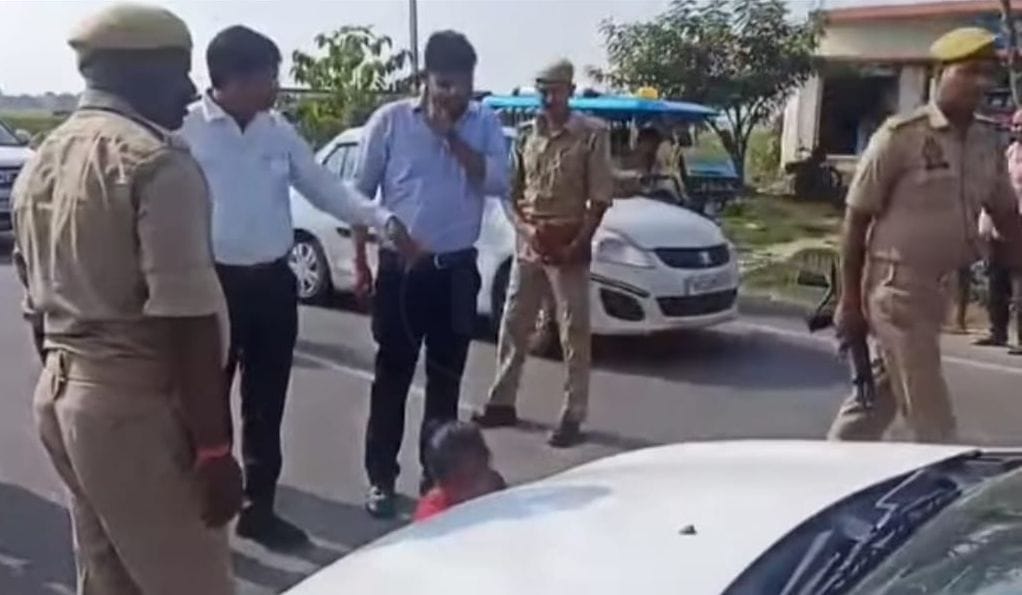Woman lies on the road with six children to commit suicide