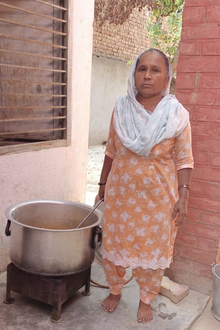 Mid day meal cook's Diwali will be dull, salary not received since last four months