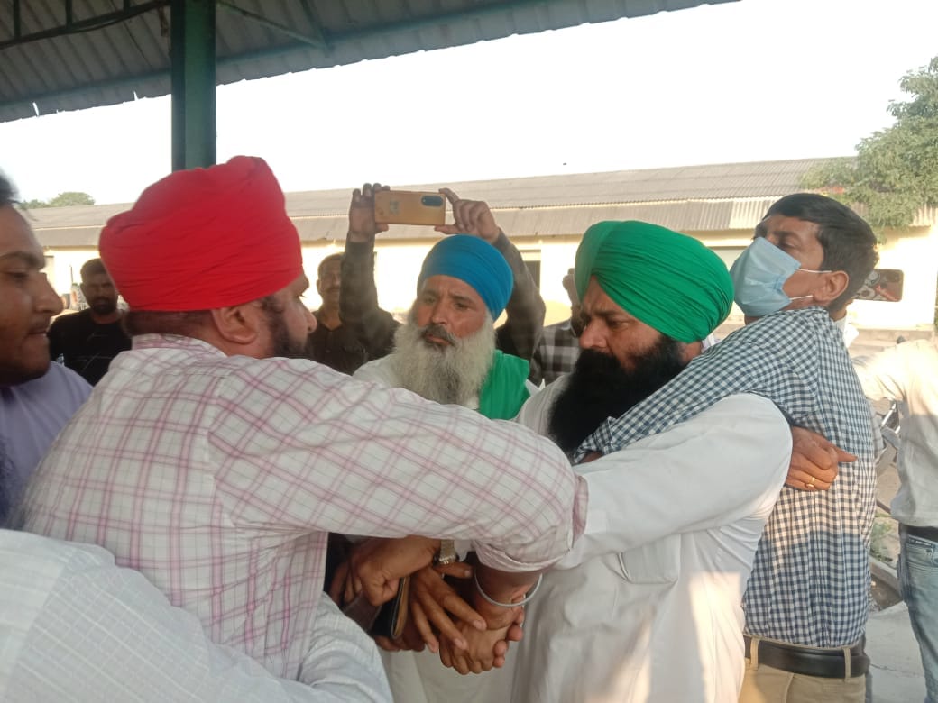 Fight between farmer leader and procurement center in-charge