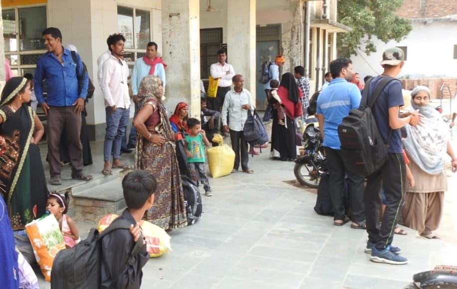 Roadways do not have contract with private buses, Sansat