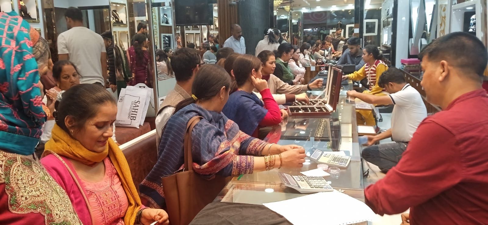 Dhanteras Date Time Puja Muhurat Chaughadiya Muhurat Shopping Muhurat in Hindi