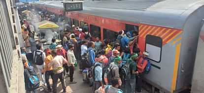 trains full going to Bihar on Chhath Puja waiting list reached 160 Airplane and bus fares also increased