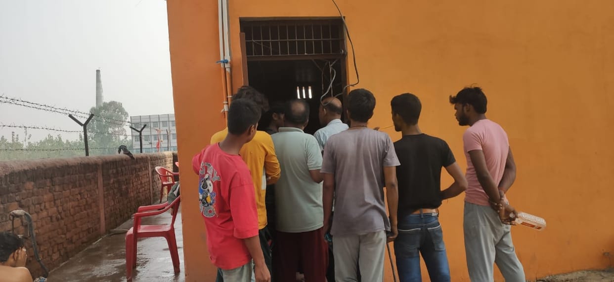 An artist died due to electric shock during Ramlila performance in Amaria