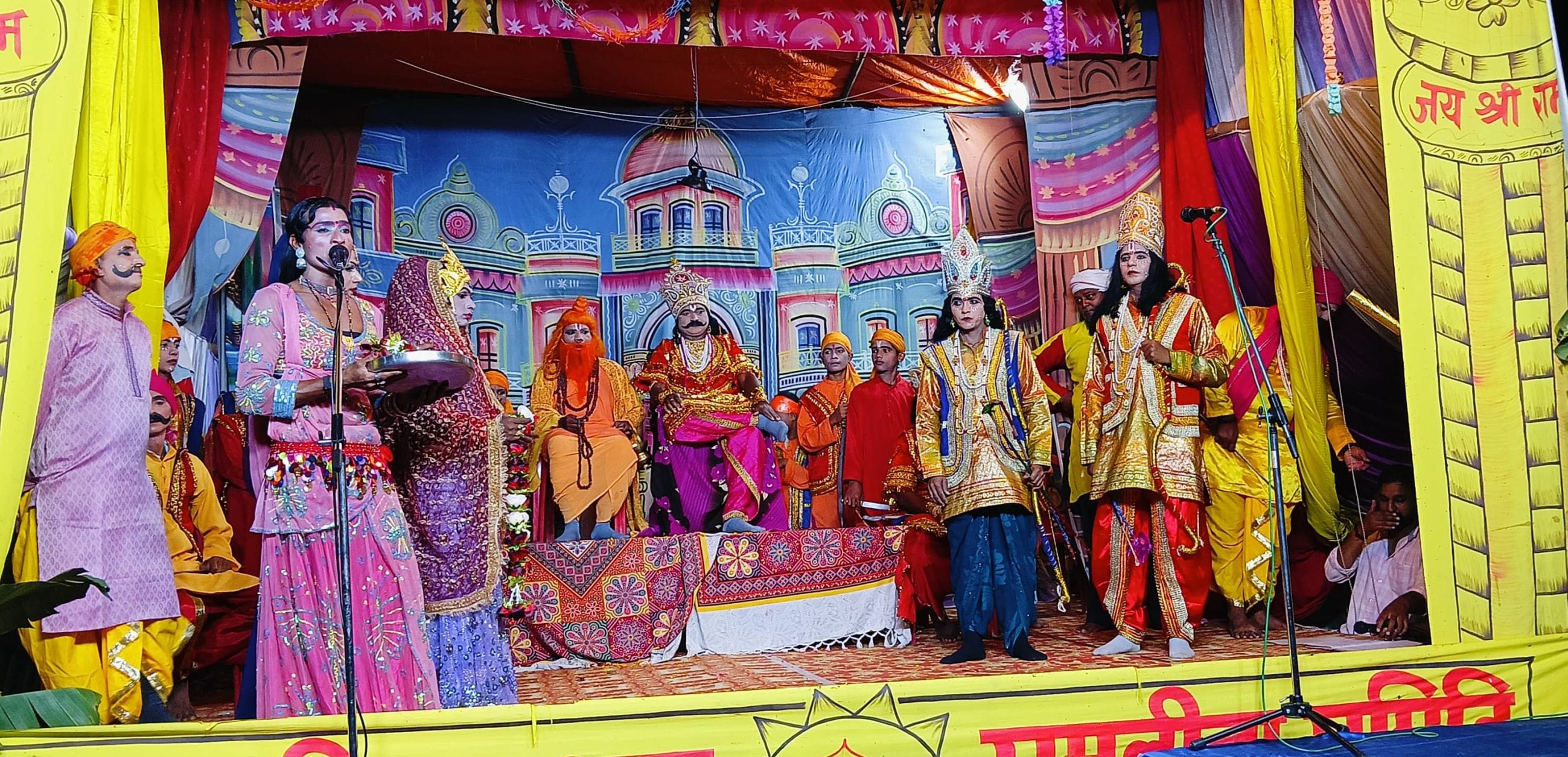 The audience was thrilled to see the Parshuram-Laxman dialogue
