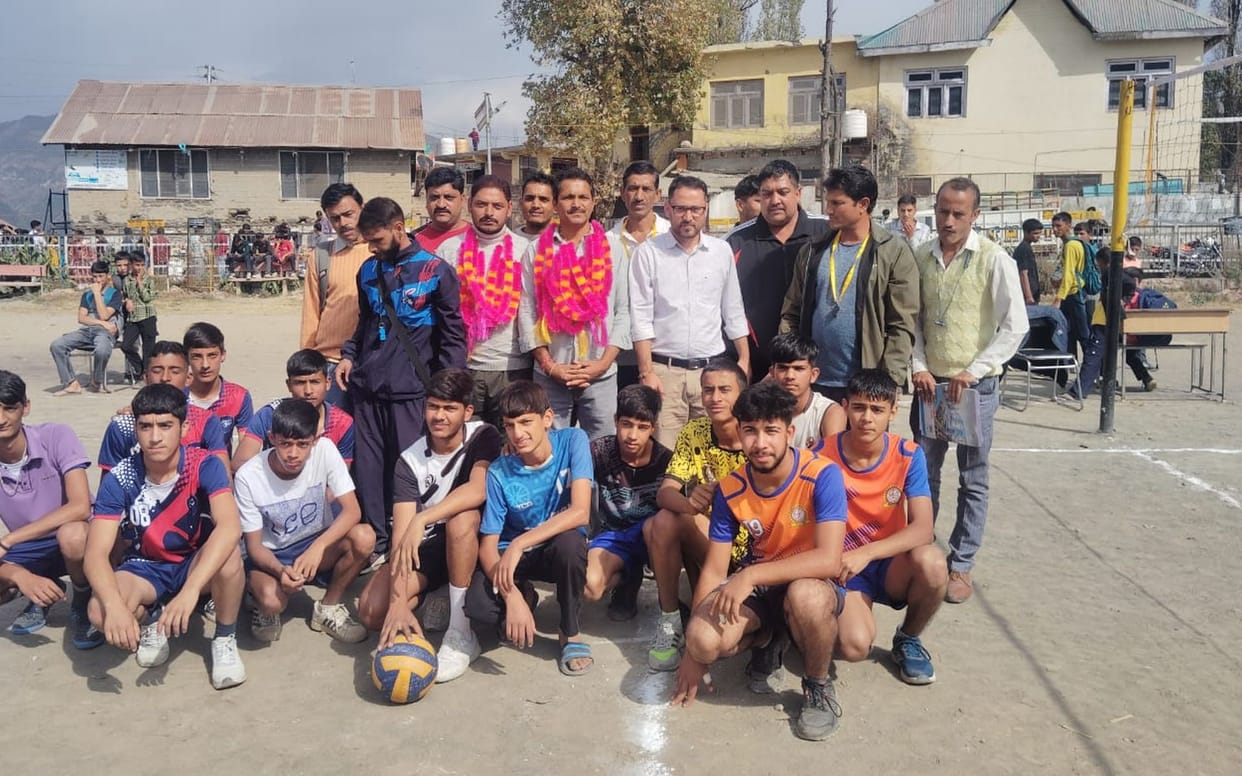 Nandla defeated Saloni in volleyball competition