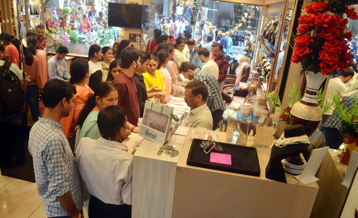 Dhanvarsha on Dhanteras, sale of around 500 small and big vehicles