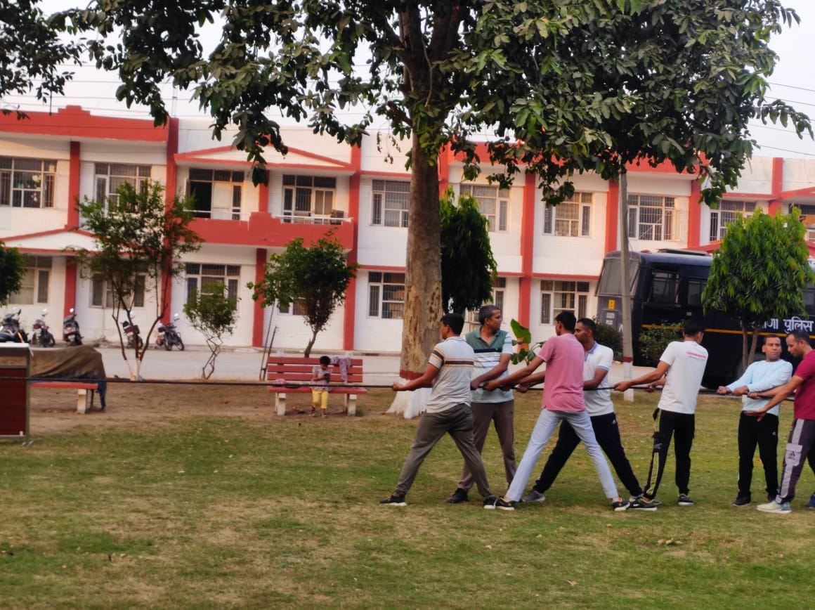 Tug of war competition organized in police line