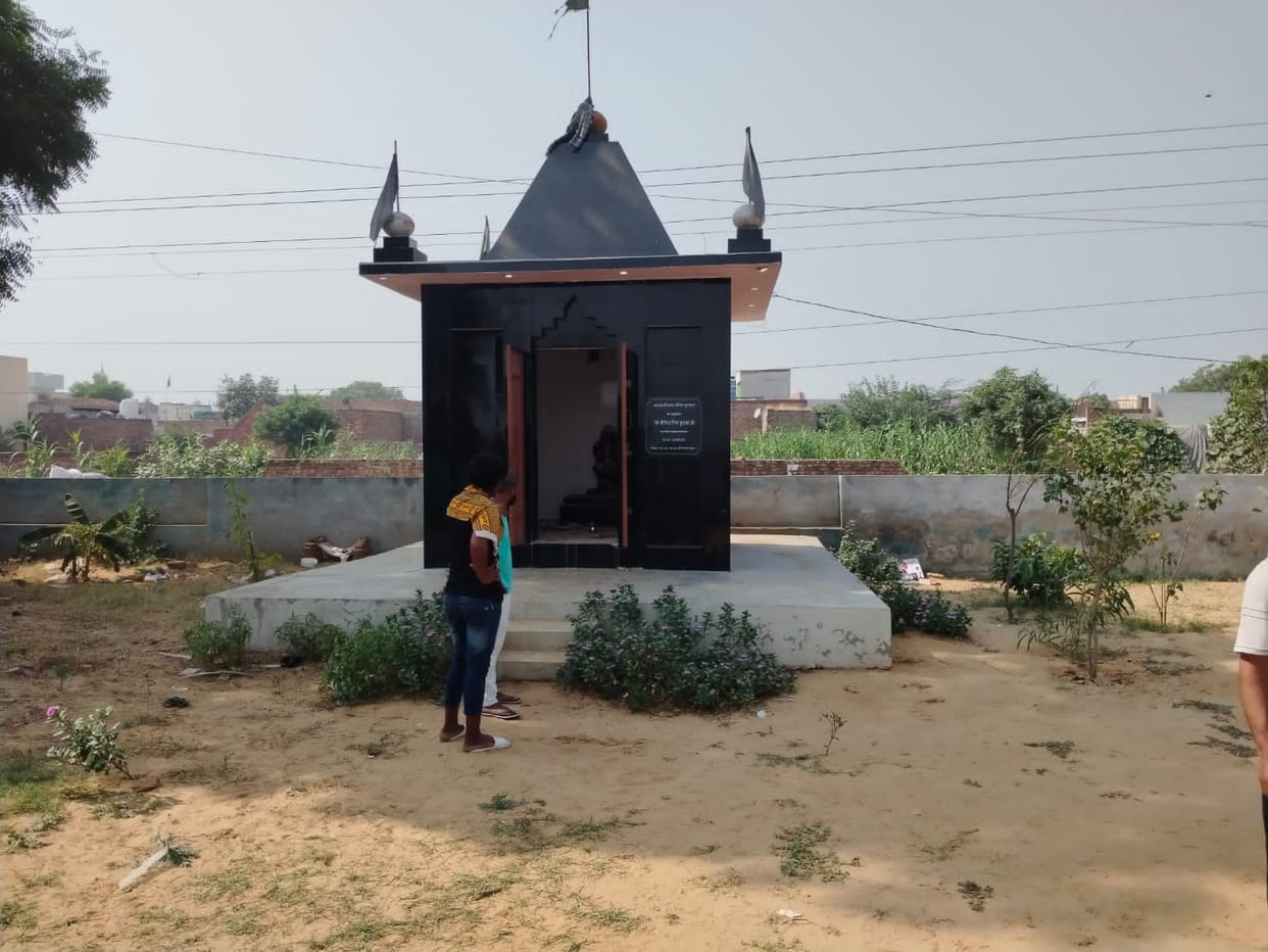 Audacity...Maa Kali's idol broken in Sundana, villagers expressed anger by holding a panchayat