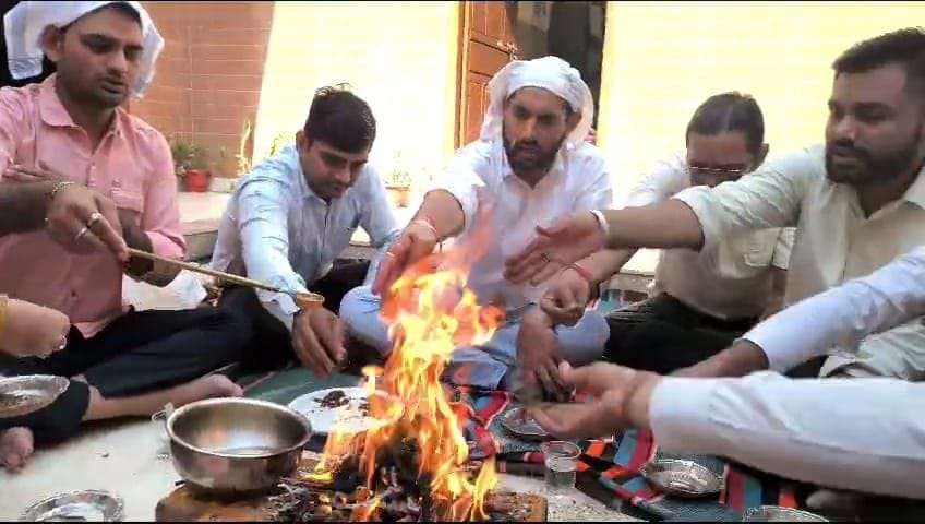 Havan performed in animal disease testing laboratory