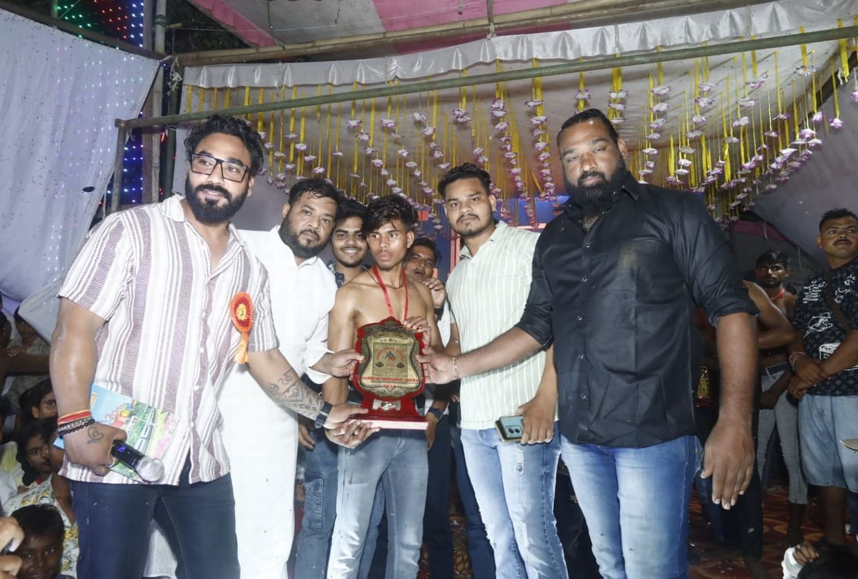 Kohinoor got the title of body builder and Aman got the title of best model.