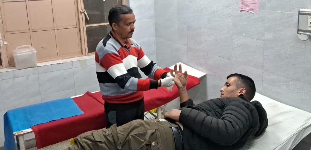 Eight people injured while bursting firecrackers in Jogindernagar area