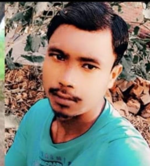 Bike lost control and collided with a tree, three friends died