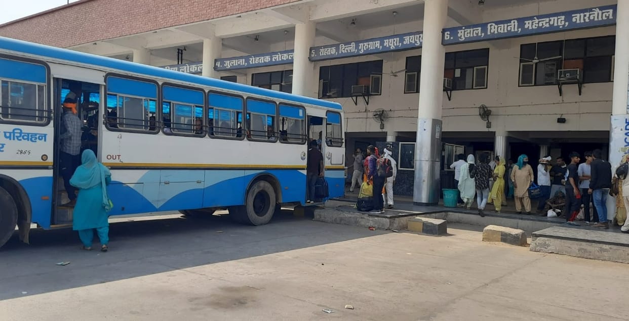 Social worker pulled hand, removed water tanker from bus stand