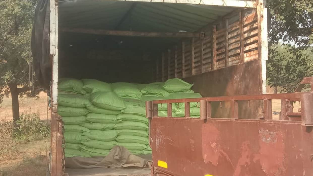 Fertilizer will be distributed in the presence of officials
