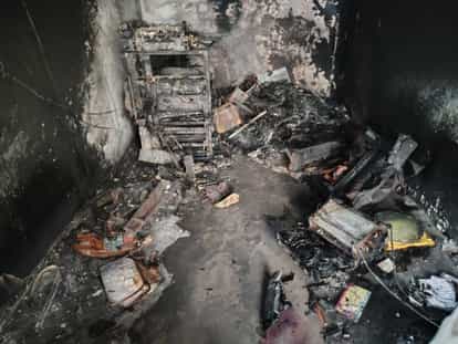 Lakhimpur Kheri News: आतिशबाजी की चिंगारी से मिठाई की दुकान जली Sweets shop burnt due to spark of fireworks