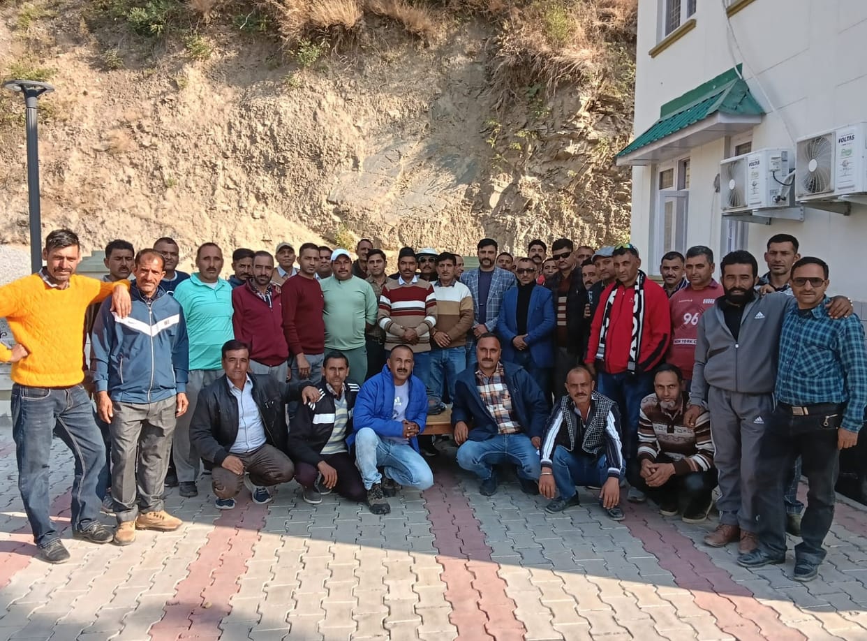 SPO should be given monthly salary on the lines of Jammu