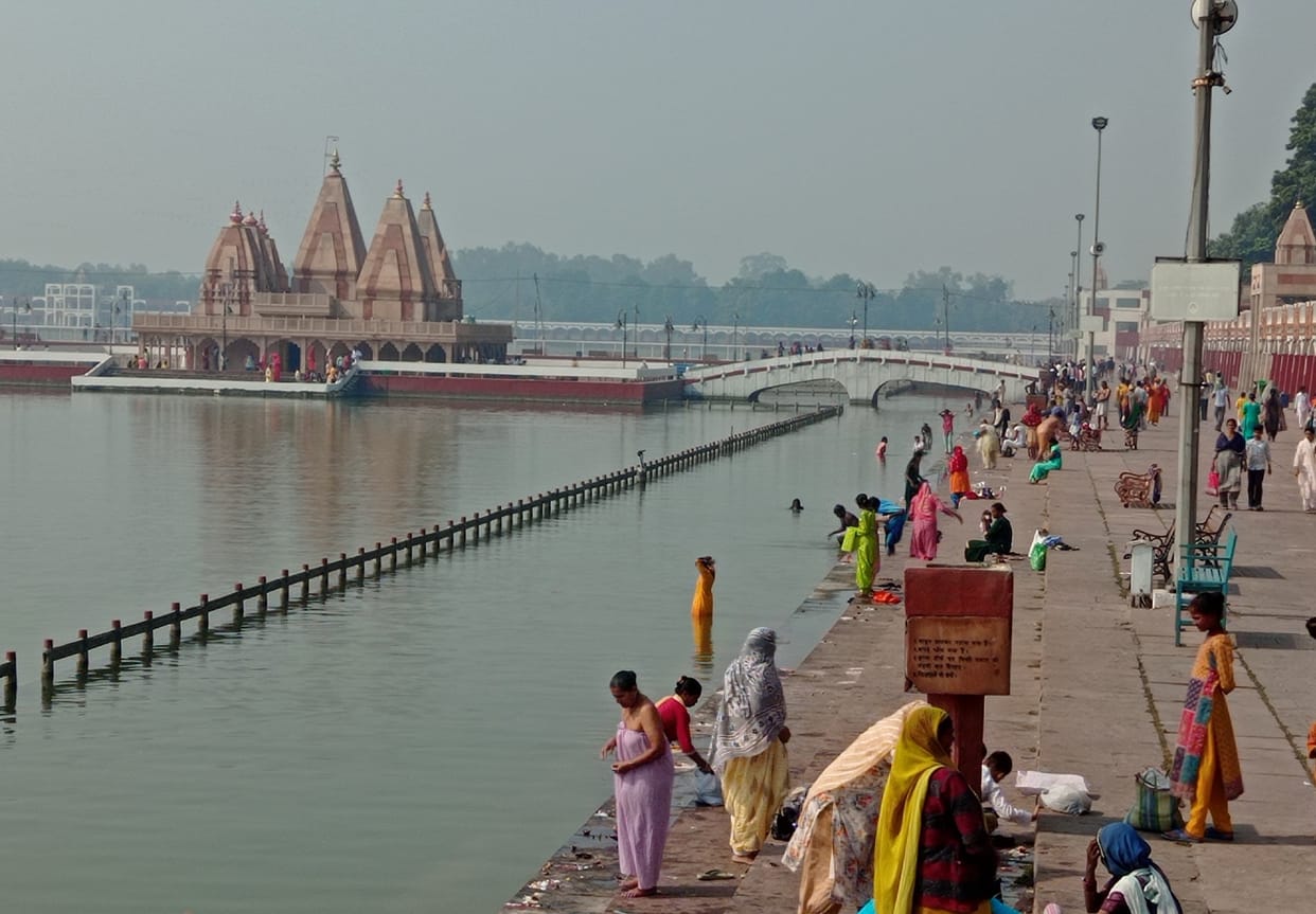 Devotees take a dip of faith in the holy Brahmasarovar on Amavasya.