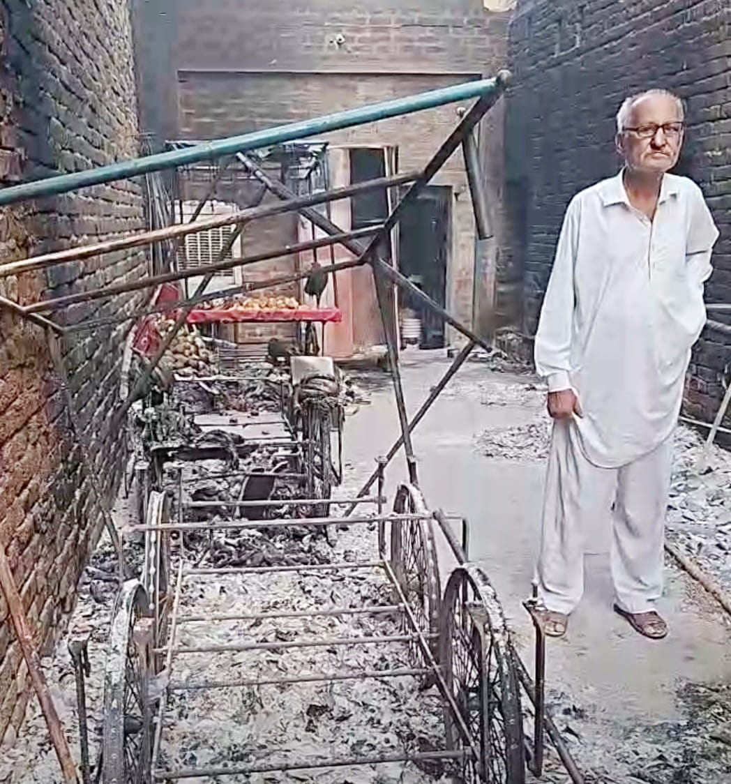 Five street vendors and their goods were destroyed in the fire
