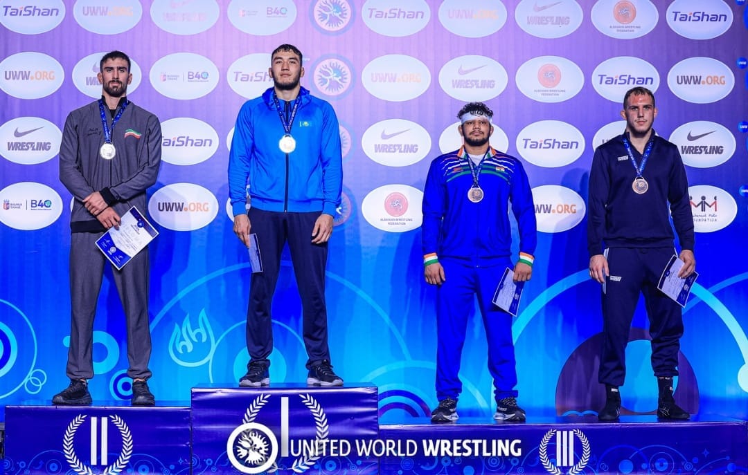 Despite injury, courage remained high, wrestler Vicky won bronze medal in Under-23 Senior World Championship