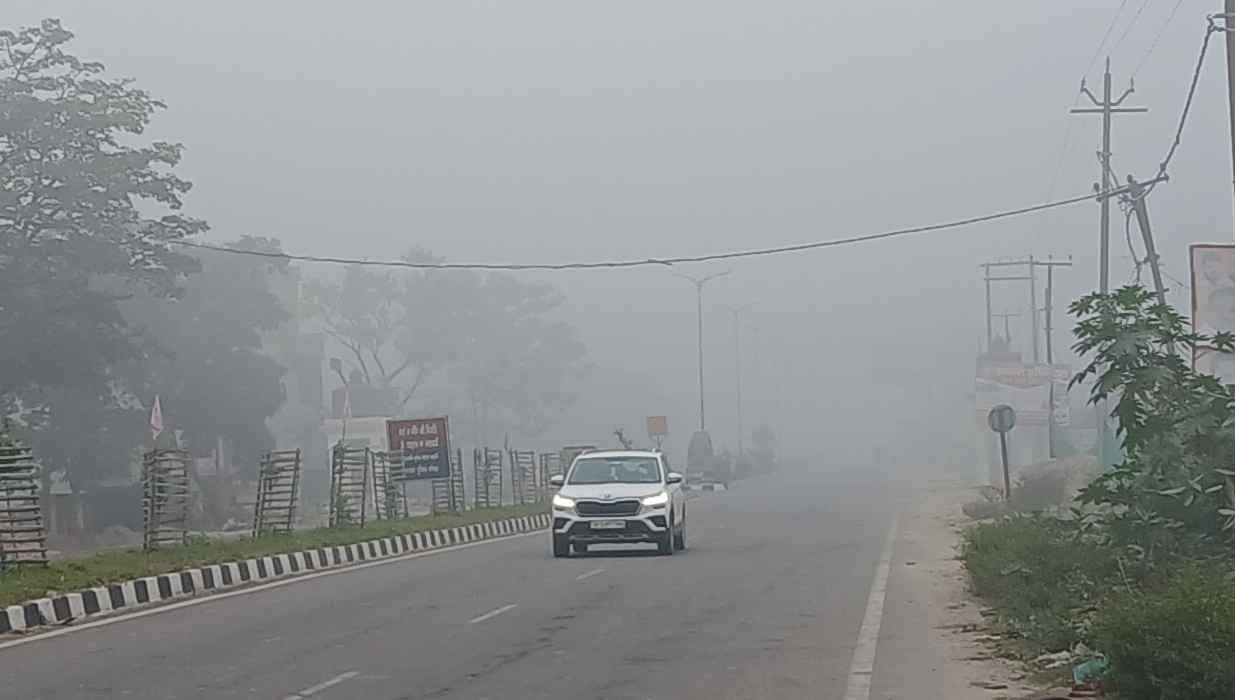 Drivers troubled by dense fog in the morning