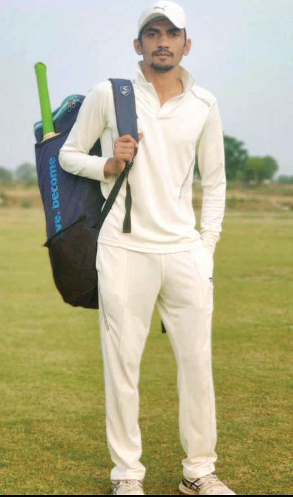 Jeetu became victim of nervous 90, Pramod took 5 wickets and led GC Heroes team to victory.