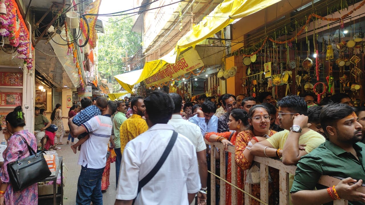 Thousands returned without darshan in onkarehwar need to improve darshan system