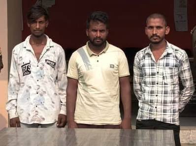 Gangster Act accused with reward of Rs. 10,000 each arrested