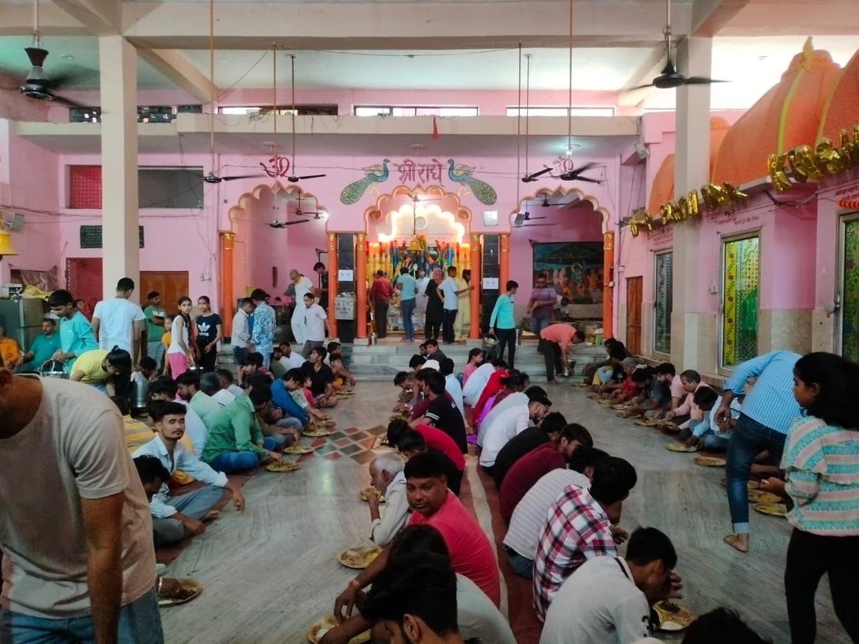 Govardhan Puja and Annakoot Prasad distributed in temples