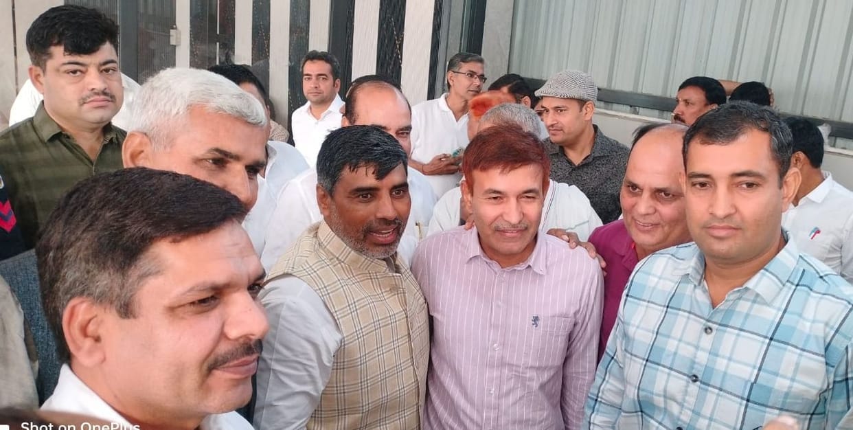 Teachers brainstormed with the Education Minister regarding the problems