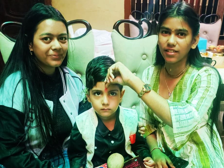 Sisters applied Tilak, brothers took a vow to protect them
