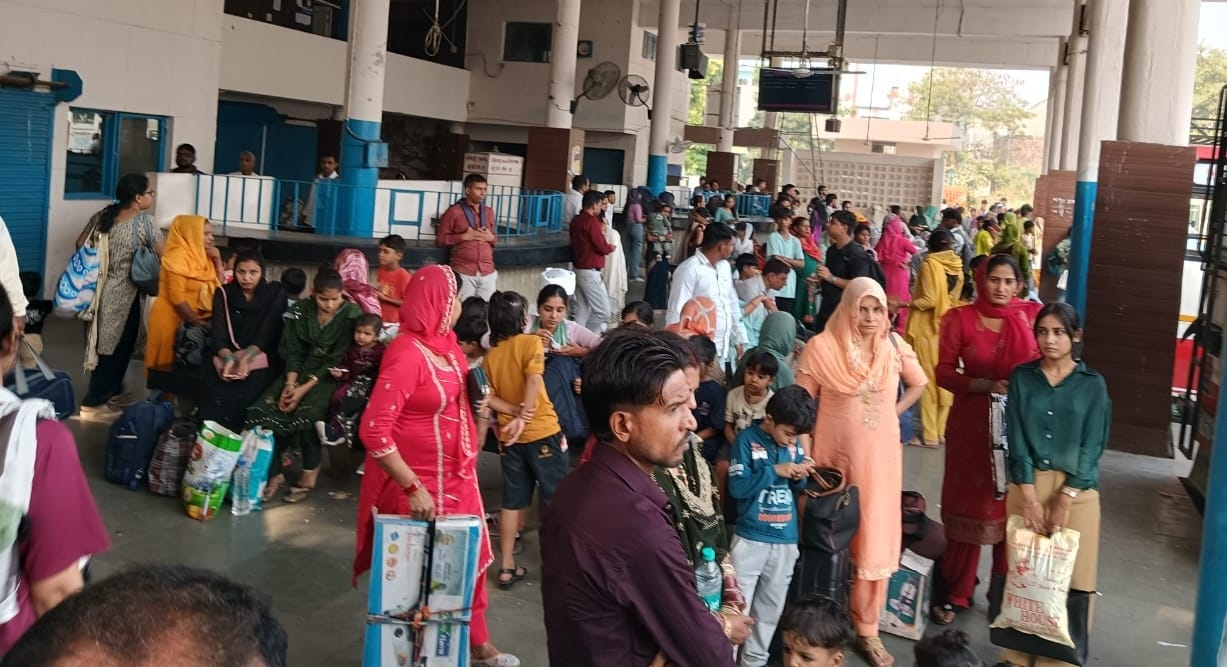 Crowd of passengers remained at the bus stand, faced problems on many routes