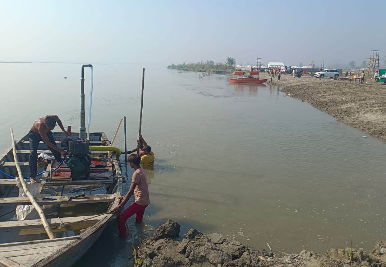 Fair preparations affected due to rise in Ganga water level by seven centimetres.