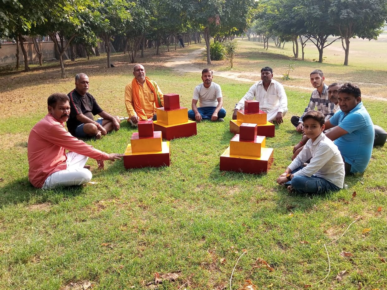 Devotees will reach the lake while paying obeisance.