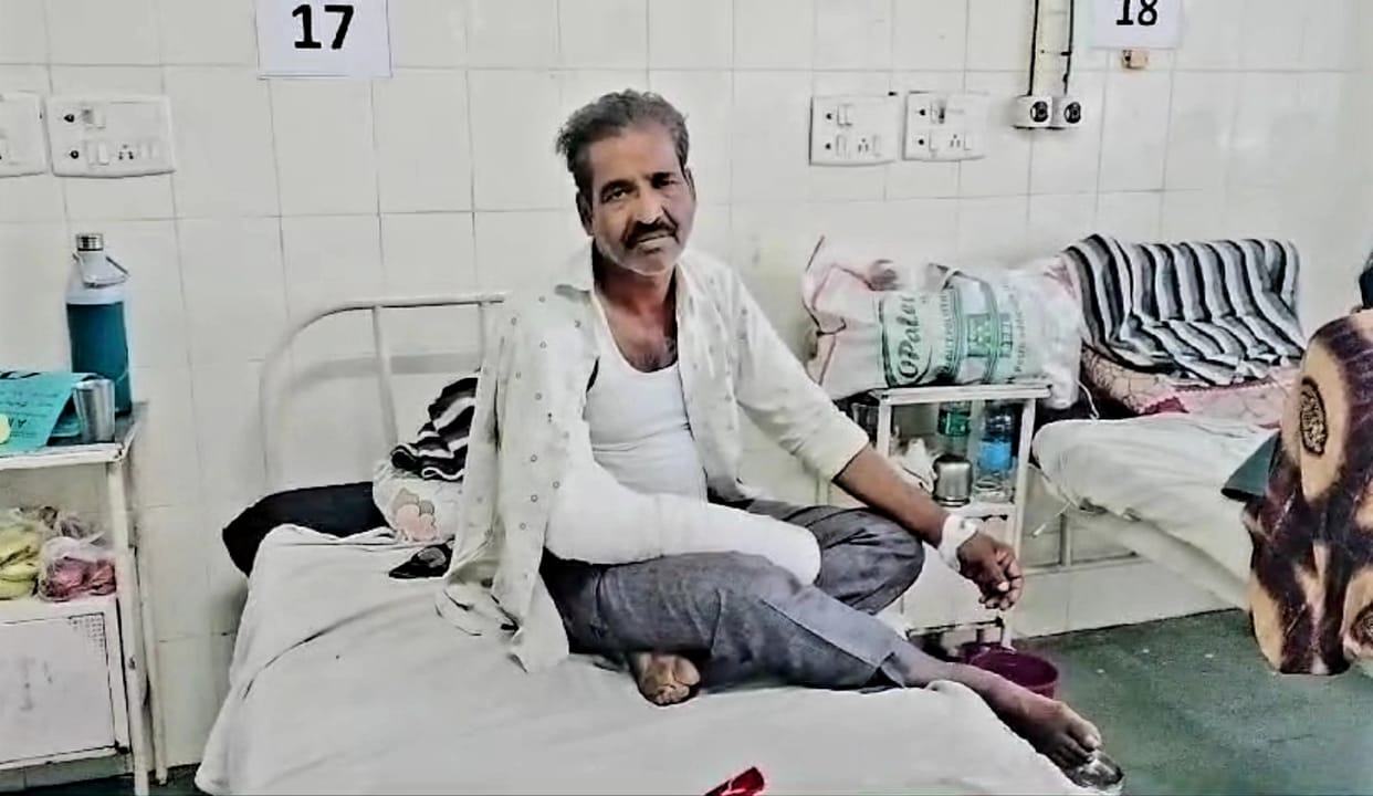 There was a dispute about chasing away the dog in Sagar