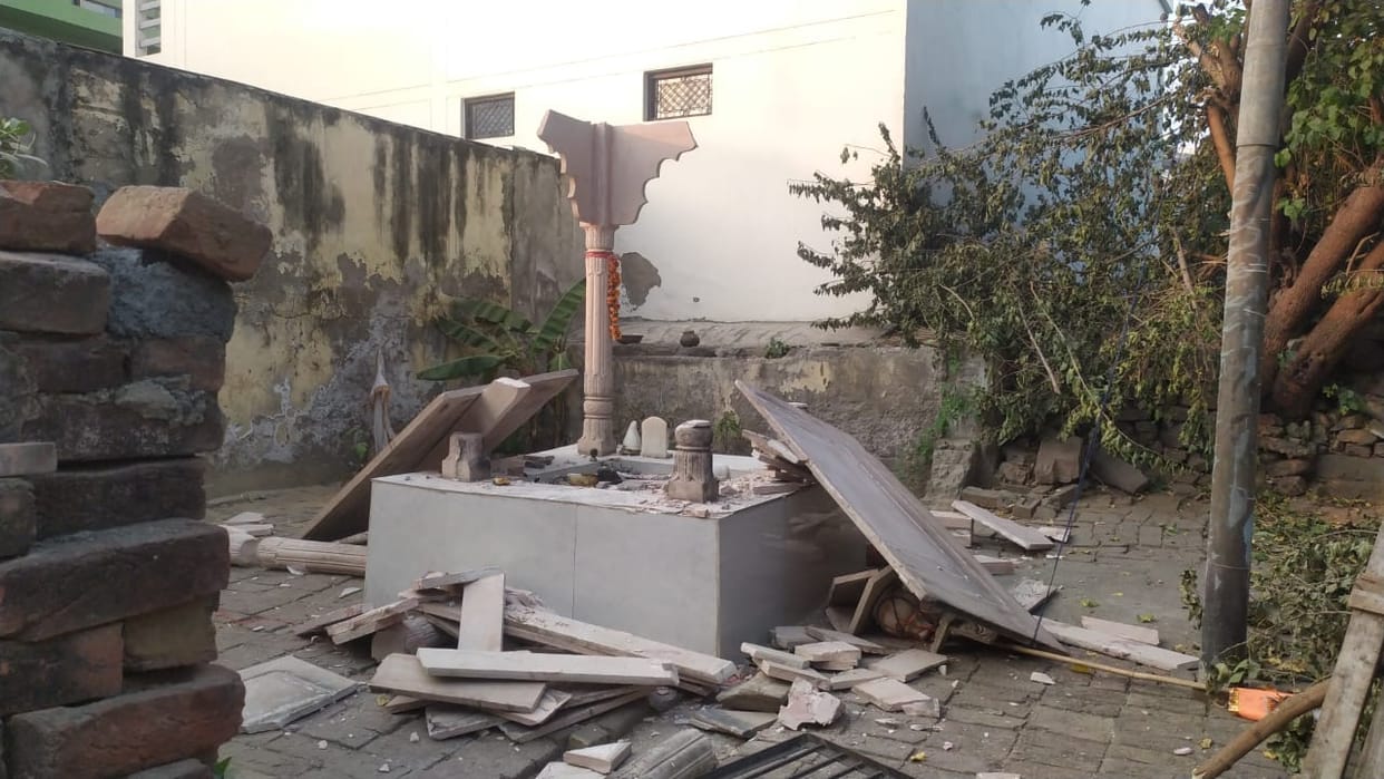 Statue damaged in Jaliyawas village