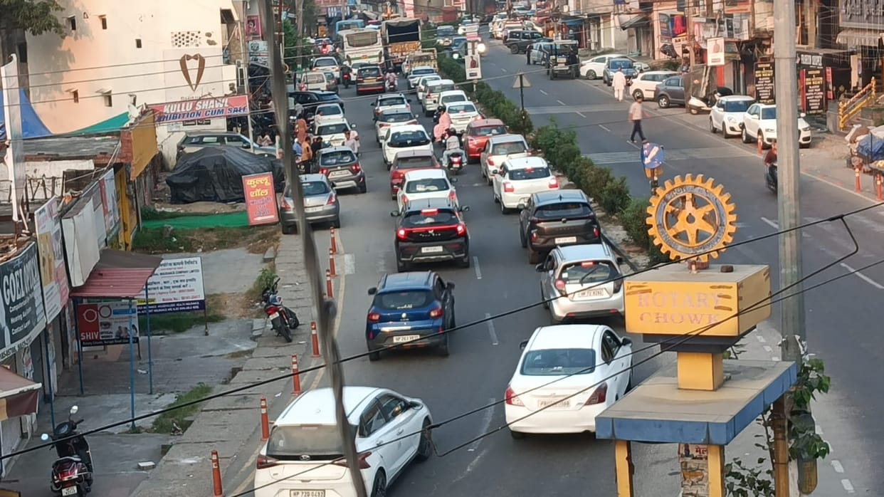 There was traffic jam from morning till evening, people remained troubled throughout the day.