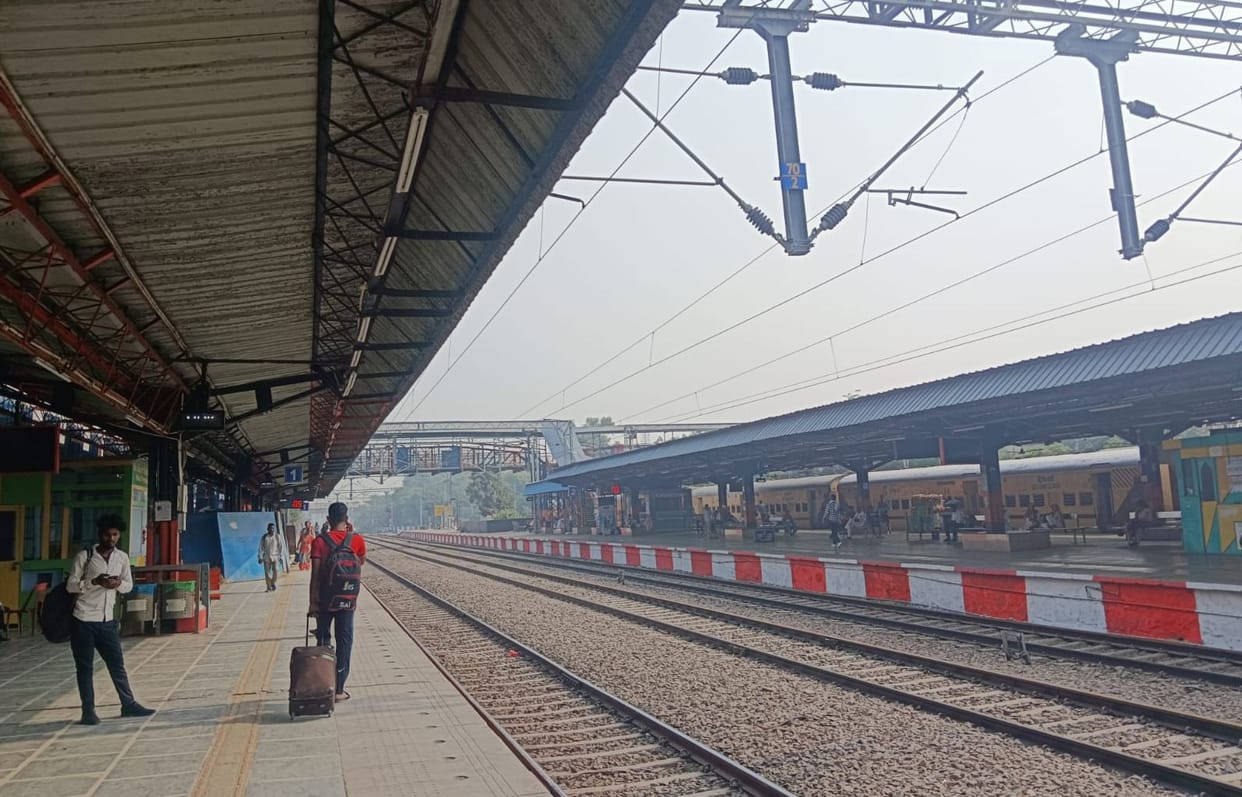 To go to Khatu Shyam, the train will run from Rohtak to Madar at 1:20 minutes
