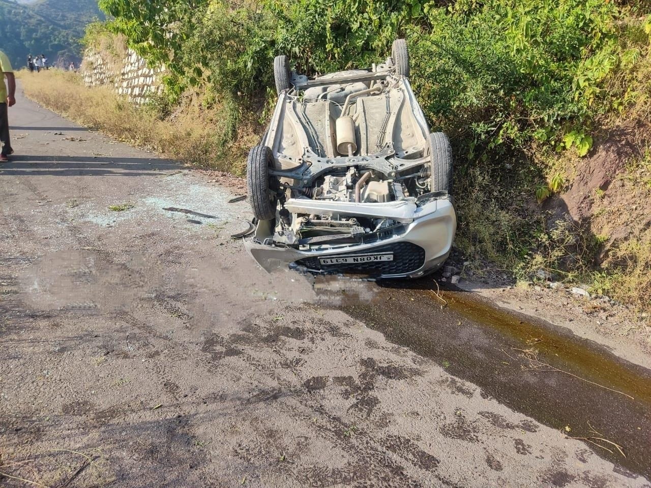 Accident of Car; One Died, Four Injured