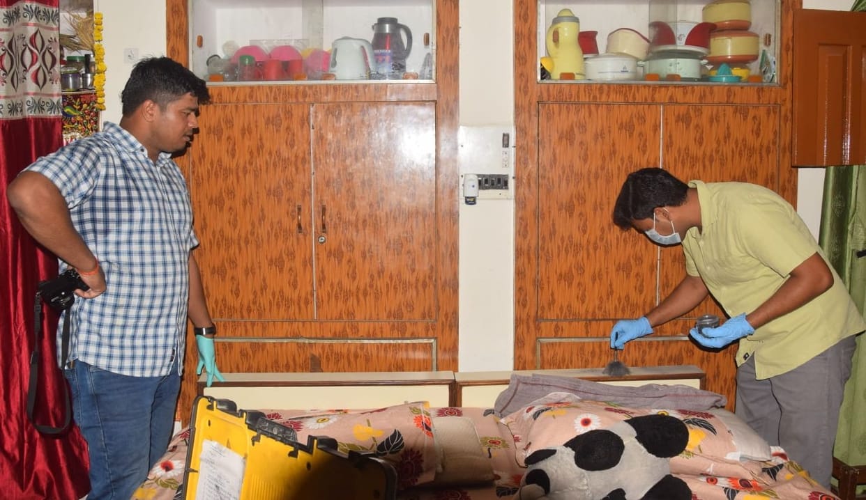 35 lakhs stolen from former MLA's sister's house