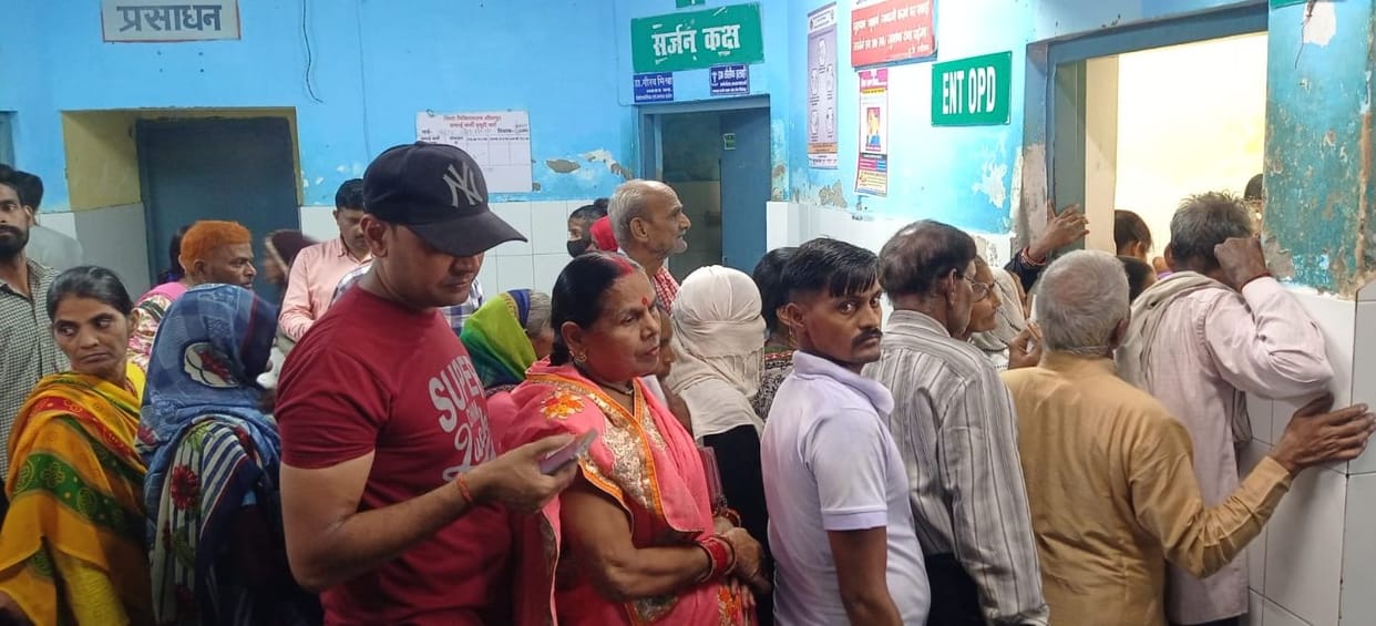 Patients reached District Hospital Sitapur twice as many times, struggled for hours for treatment