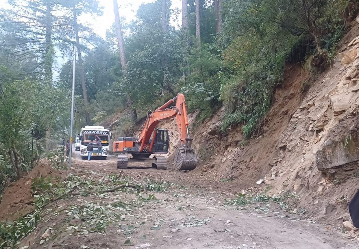 Construction work of the district's first Sainj-Newli road started using FDR technology.