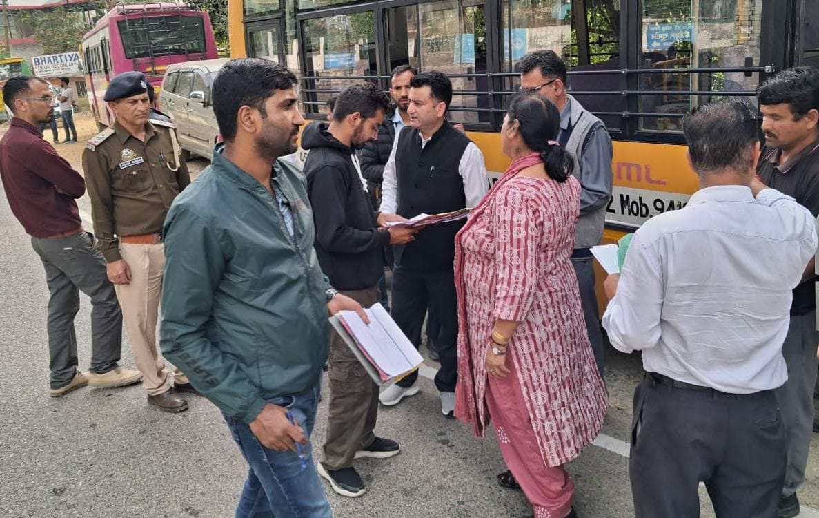 Children seated in private school buses in excess of seats, challan issued